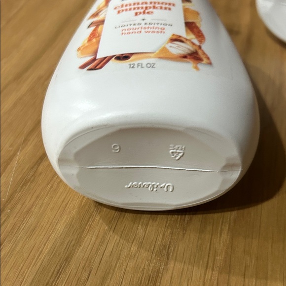 Dove Nourishing Hand Wash Set - Cinnamon Pumpkin Pie & Peppermint Bark - Picture 16 of 16